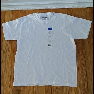 Boys White T Shirt. Size Medium. NWT